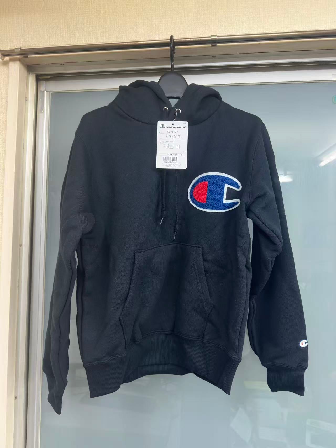 [New with tags] Champion C3-E127 Big C Logo Pullover Hoodie Black S